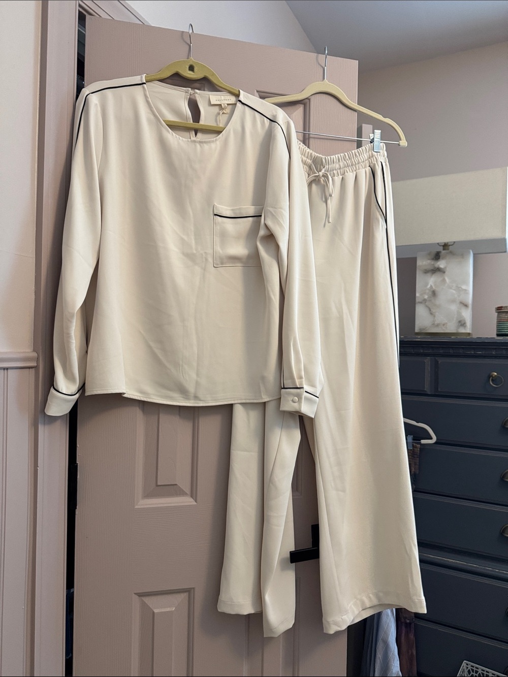 Melody’s new with tags Cream Pant set L